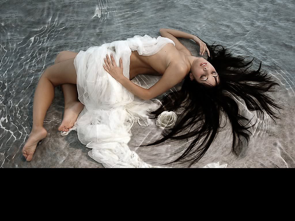 The_Sensual_Woman_Wallpaper__yvt2