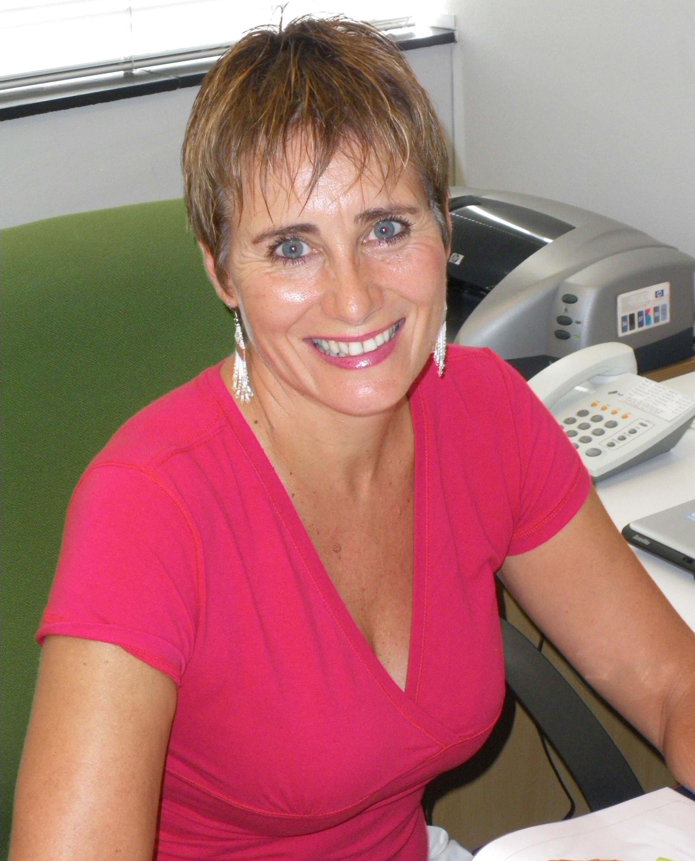 Tania Bownes head and shoulders photo